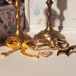 Gold Finish! Small Brooch Collection